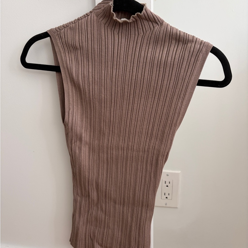 Abercrombie & Fitch Ribbed Mock Neck Sleeveless Top - Mauve